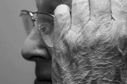 阿爾茨海默氏癥（Alzheimer’s Disease）是21世紀(jì)人類面臨的最大健康威脅之一
